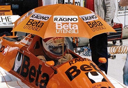 Belgio 1981, marasma al via: meccanico schiacciato fra le Arrows